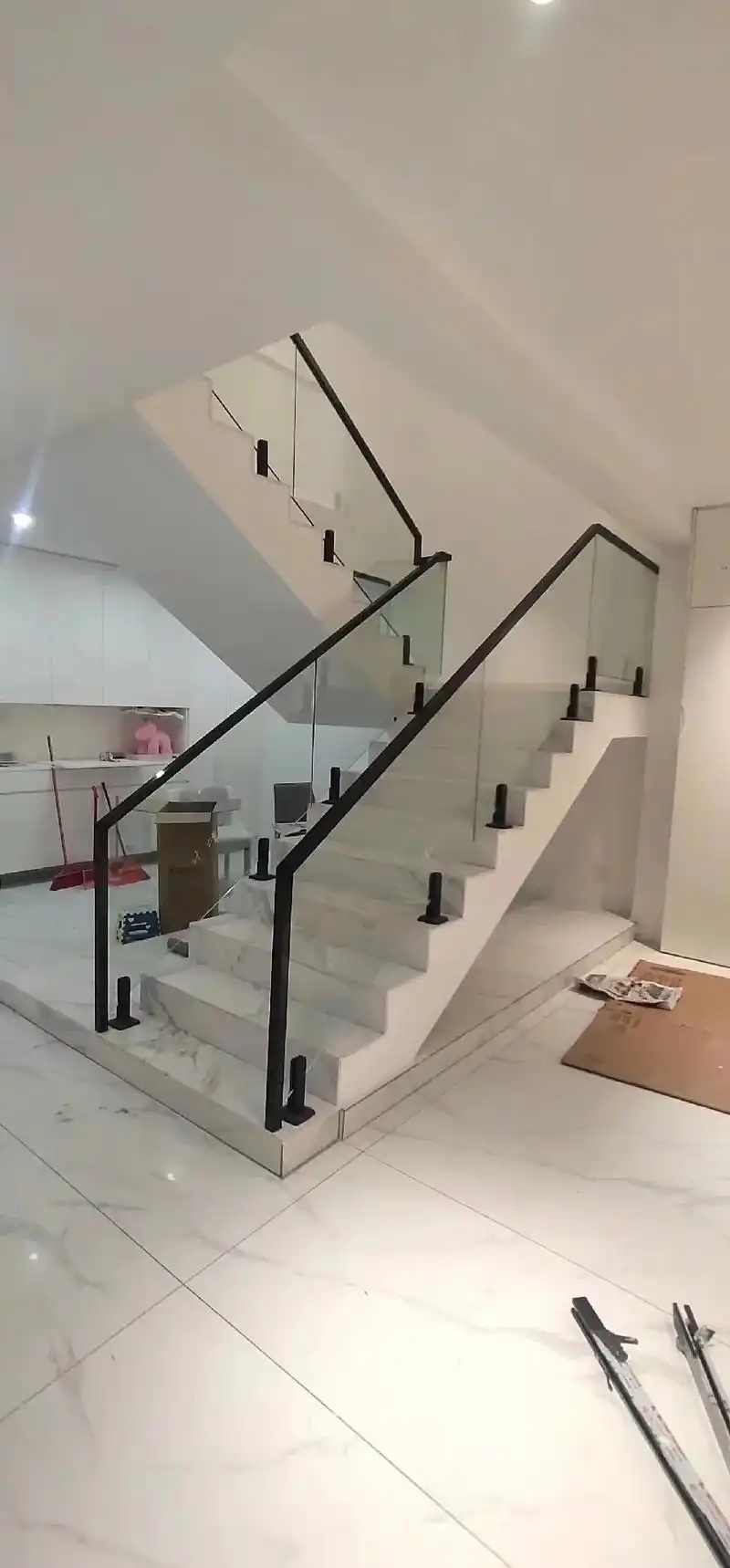 5层楼别墅楼梯扶手完工啦～ 主推火爆款17 - 抖音