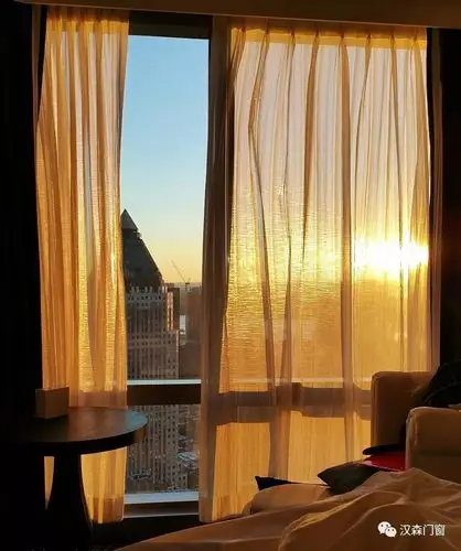 精选早秋的风是温柔的一扇窗一缕阳光绝配