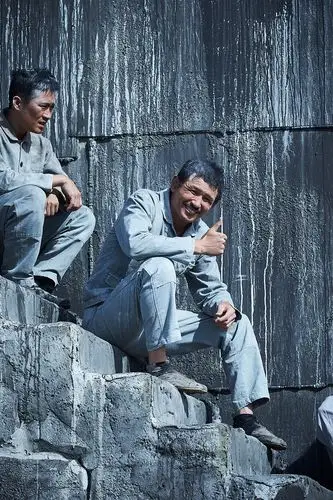 电影中难得一见的笑脸～《军舰岛》幕后花絮照再公开!