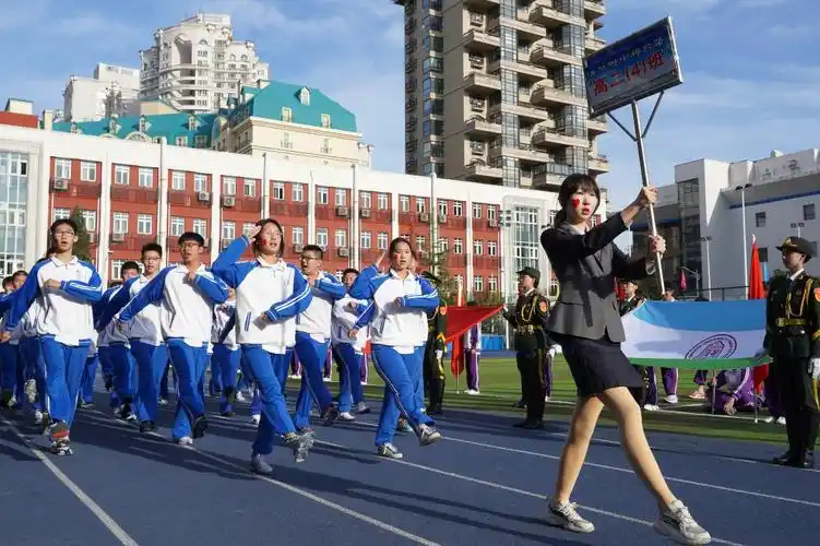 清华附中将台路校区举办第六届秋季田径运动会-清华大学附属中学
