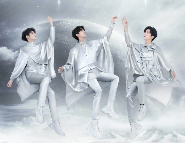 tfboys七周年易烊千玺王俊凯王源晒照庆祝粉丝觉得缺点东西