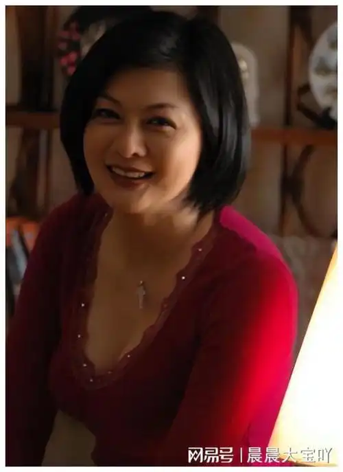 著名女演员50岁片场离世一生未婚未育器官捐献救助8人