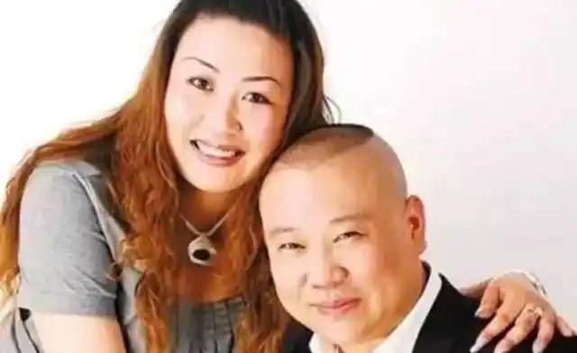 20年前抛弃郭麒麟的胡中惠现在也已经身价过亿活得很幸福