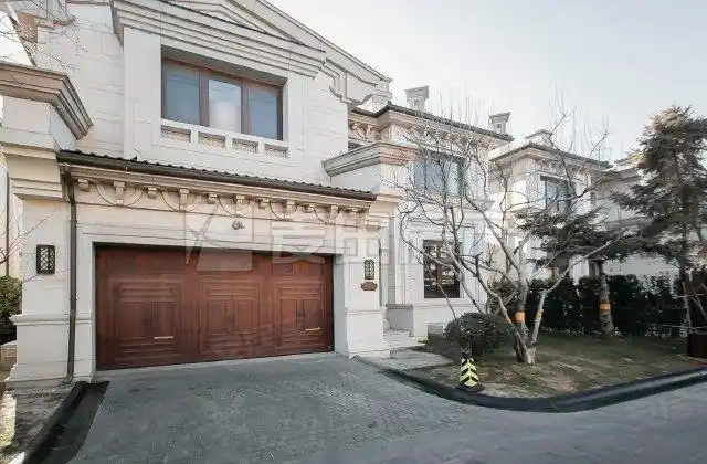 龙湖颐和原著4室2厅748.8㎡8200万二手房图片