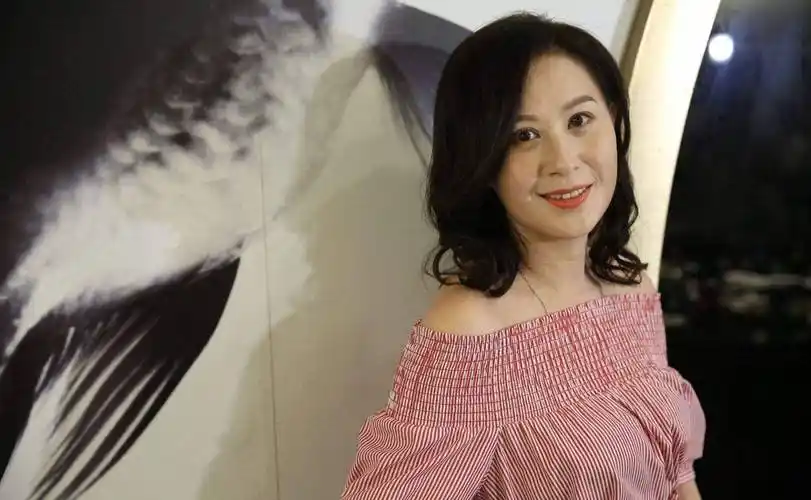 当年因嫌弃张卫健穷而分手,后嫁给前夫惨破产,复出后53岁长这样_江欣