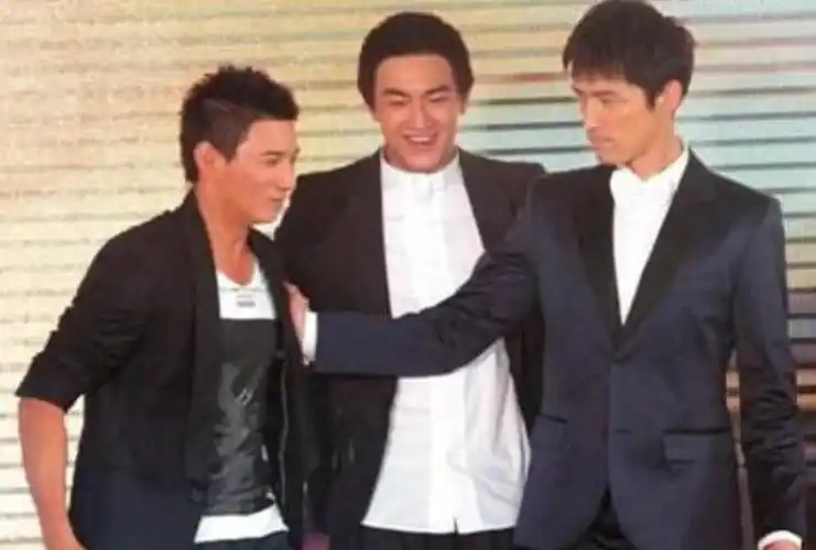 当186的林更新遇上185的胡歌,他俩是谁说了谎?