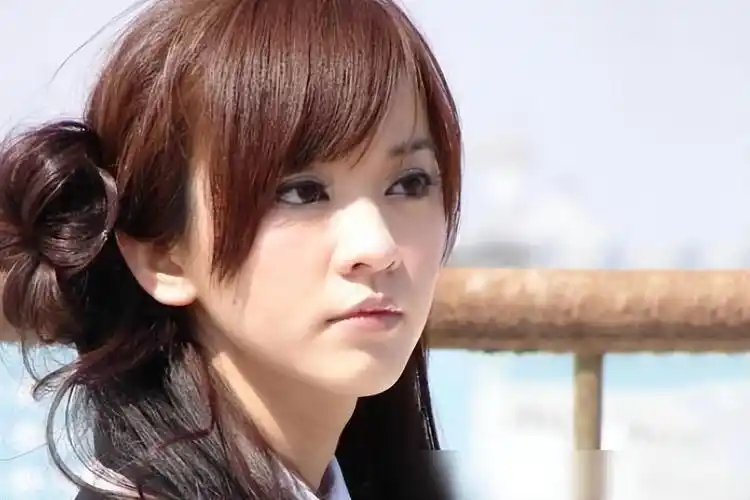 回顾那个叫闺蜜丈夫爸爸的陈意涵扎双马尾卖萌却说人设恶心