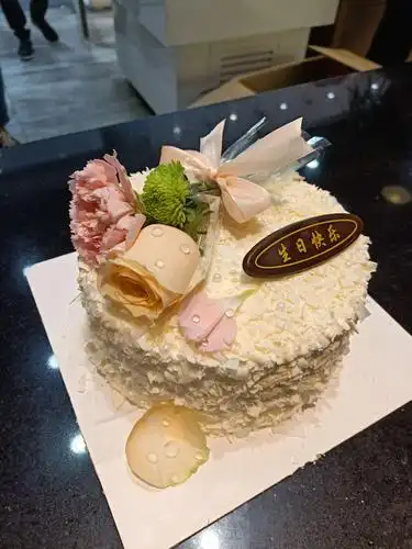 喜多滋西饼屋成立于2002年7月,从专业来制作中西糕点各类生日蛋糕,小