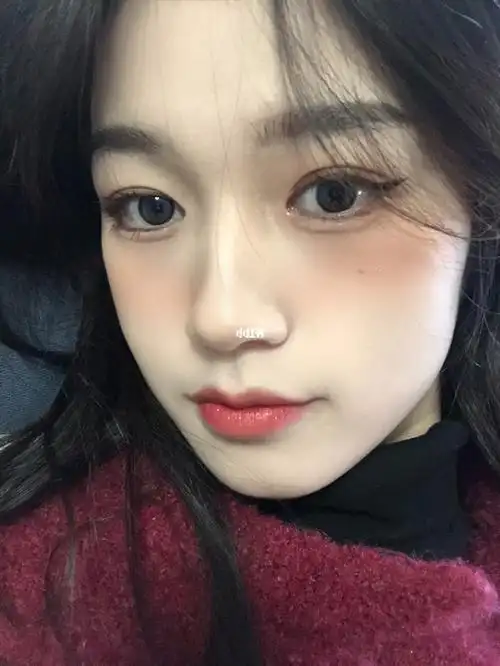 原相机自拍美图秀秀自然精修