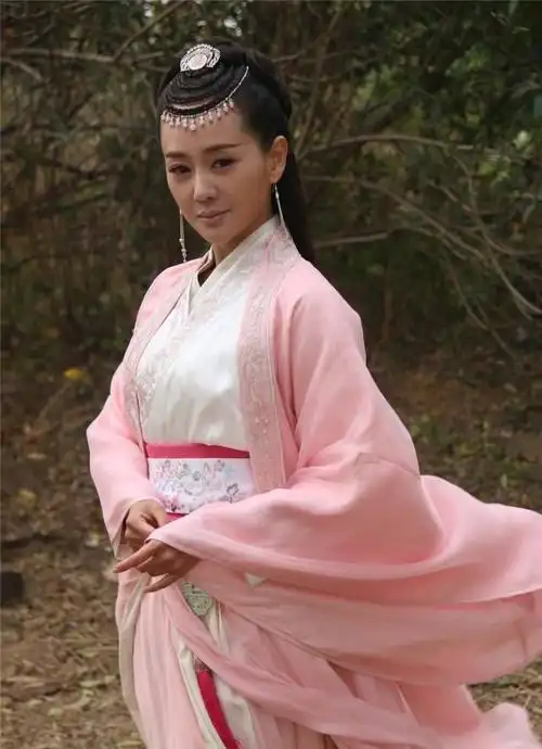 确实很漂亮39岁的张定涵不仅有颜值还有演技你说呢