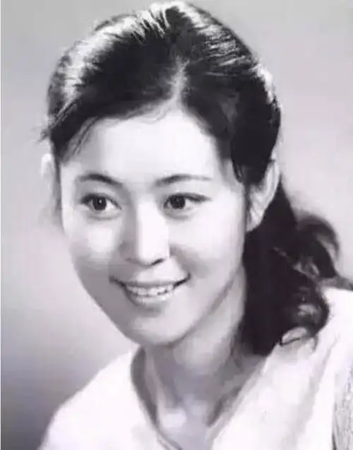 倪萍年轻时最美图片(不愧是曾经的央视一姐)(3)