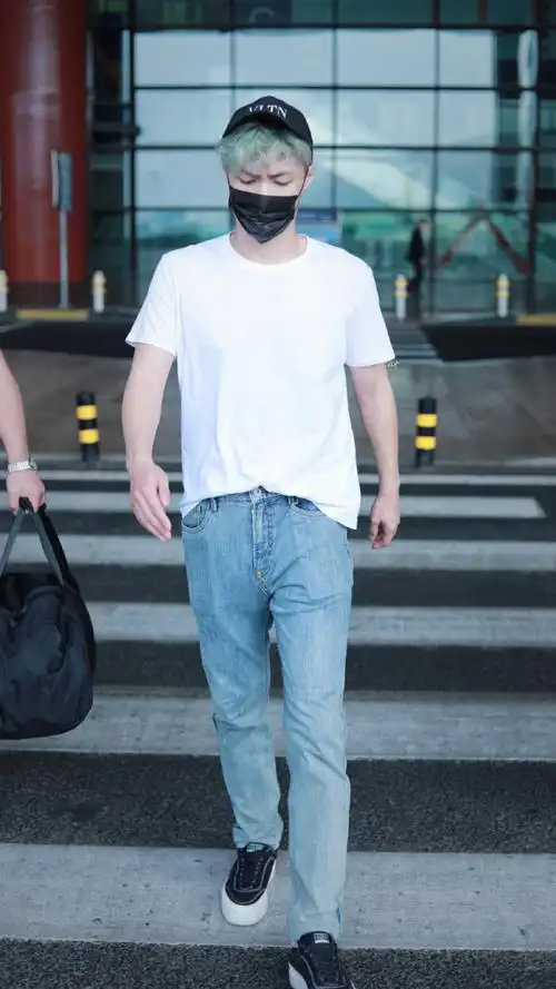 张艺兴[超话]##张艺兴录制中国说唱巅峰对决