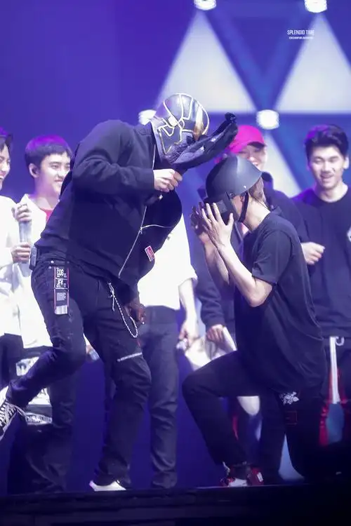 exo 四巡 香港 灿白 朴灿烈 边伯贤