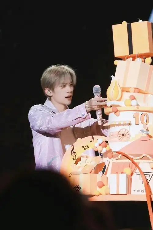 确实千纸鹤一直在吃好的～……|张远|易烊千玺_新浪新闻