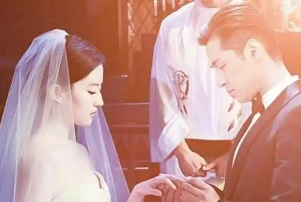 胡歌刘亦菲疑似恋情曝光 据悉两人已领证半年之久