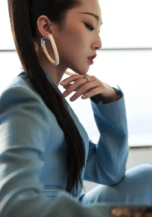 yamy郭颖蓝色西服时尚性感写真49