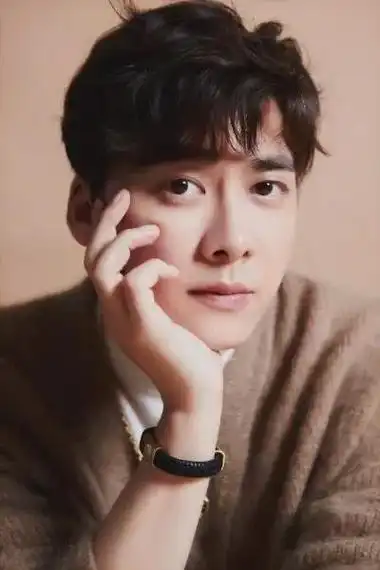 曝李易峰与金晨一起去旅游,二人共同投资开店,男方近期生活滋润