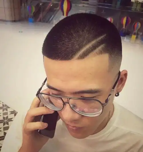 发型|有一种男女通吃,叫寸头爷们!_腾讯新闻