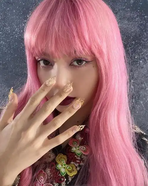 lisa最新舞台造型合集气场全开长短发任意切换霸气十足