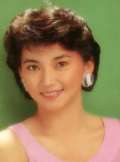 胡慧中评价李连杰,李连杰的下盘很稳,连环腿对他不起作用