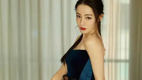 迪丽热巴香肩诱惑写真,大陆明星-回车桌面