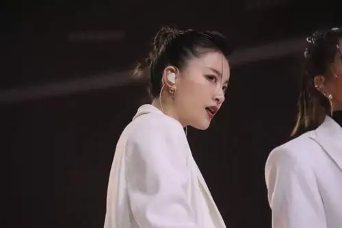 李嘉格这样唱好美酷帅亮相化身偷心四子男团演绎经典