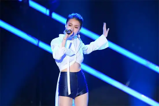 李嘉格献唱网络大电影《双程》主题曲《沦陷》虐燃来袭