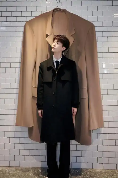 范丞丞照片来袭,少年感十足,精致五官和优越的身材比例让人心动