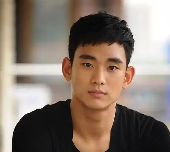 金秀贤这腹肌配脸有点突出了_动作_锻炼_地面