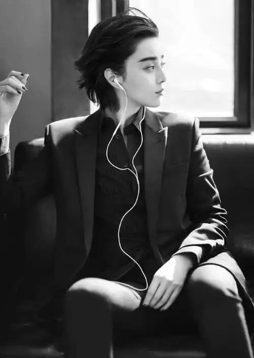 范冰冰短发西装俊美中性写真图片