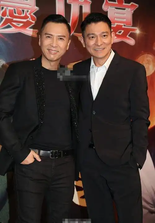 甄子丹与刘德华合照 男神年过半百气质依然好