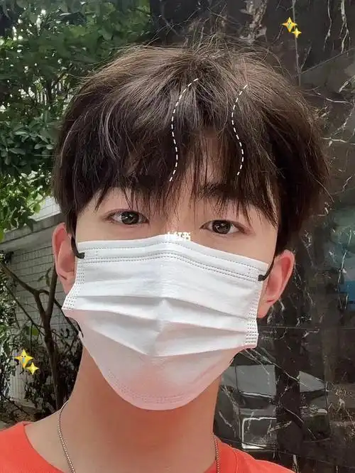 头顶塌适合的纹理感气垫烫78男生必烫发型