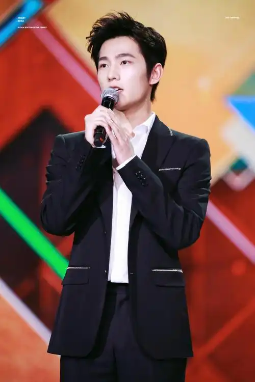 你就是五月最美的鲜花~期待今晚五四晚会节目播出@杨洋 67