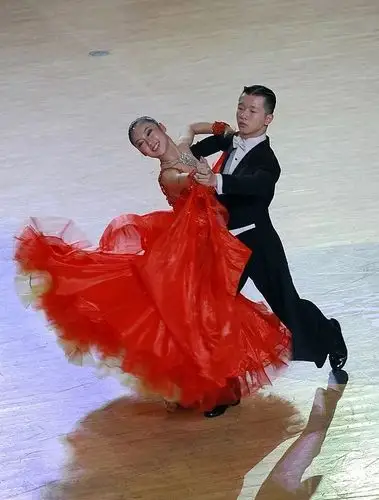 跳华尔兹的要领(完整版)