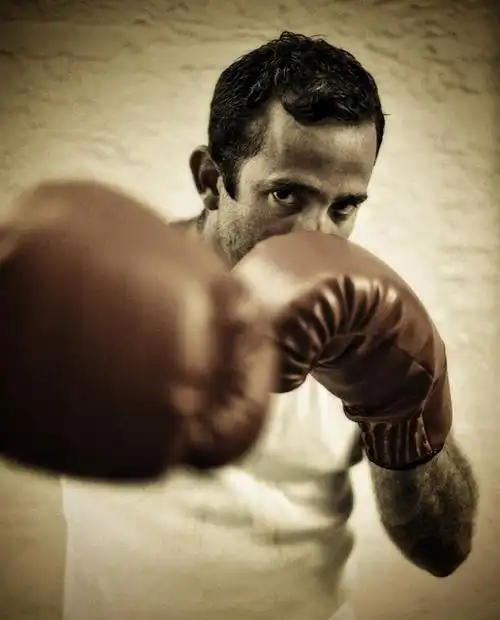 西方人,健壮,一个人,拳击手,竖图,室外,特写,白天,正面,锻炼,安全