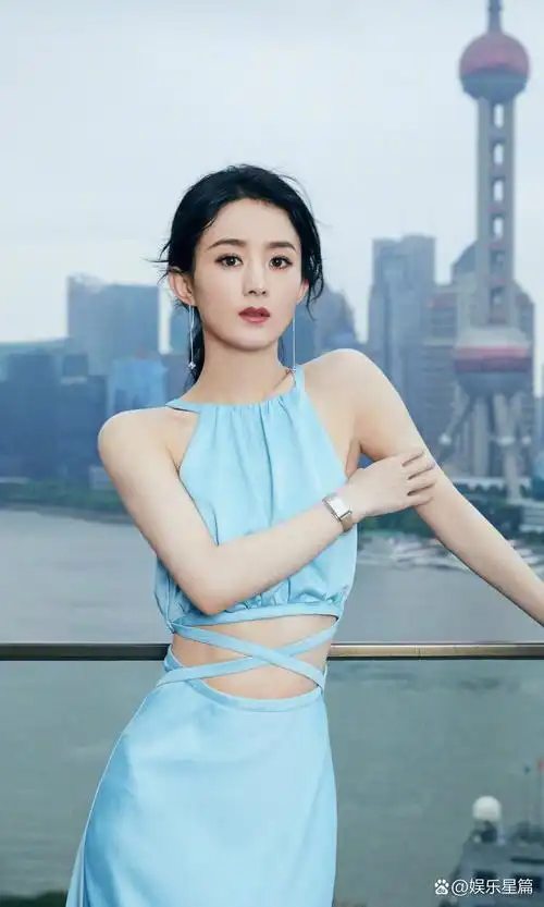 赵丽颖# 水蓝色挂脖裙写真
