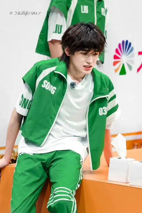 宋亚轩楼永一##宋亚轩最佳笑容奖##宋亚轩运动会饭拍##tf家族运动会