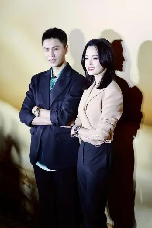 陈坤真是逆生长的代表与小10岁女演员相比看着就像是同龄人