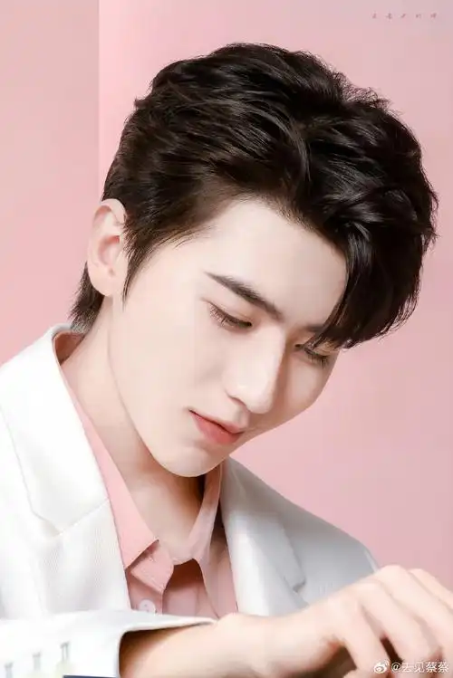 蔡徐坤超话cxk#蔡徐坤#我把可爱和温柔都设置成仅你可见(.