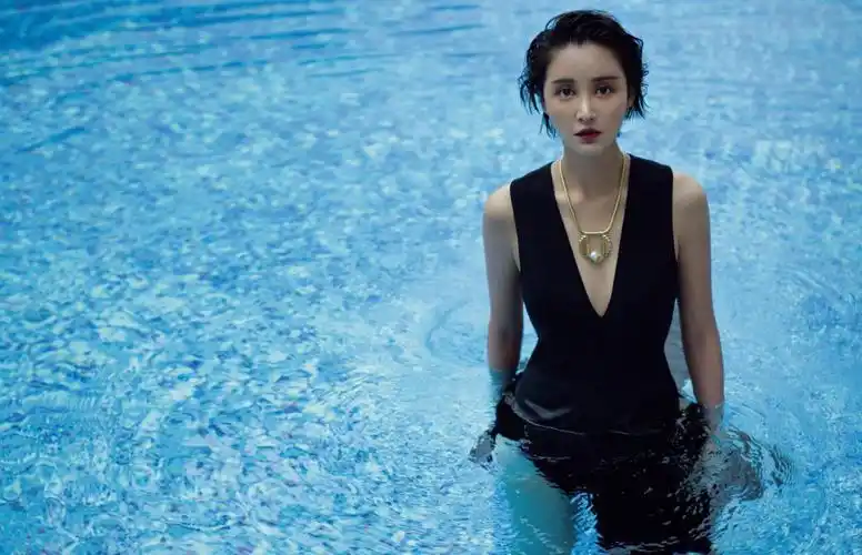 张歆艺吐槽孕后不能补牙不能拍片抱着漱口水委屈