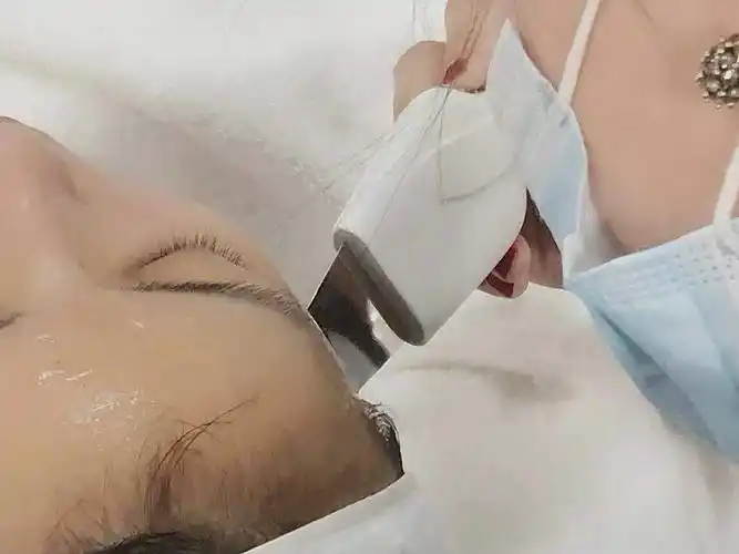 今天说一下医美小白去美容院首选 今天做的是补水套餐,进店店员会简单