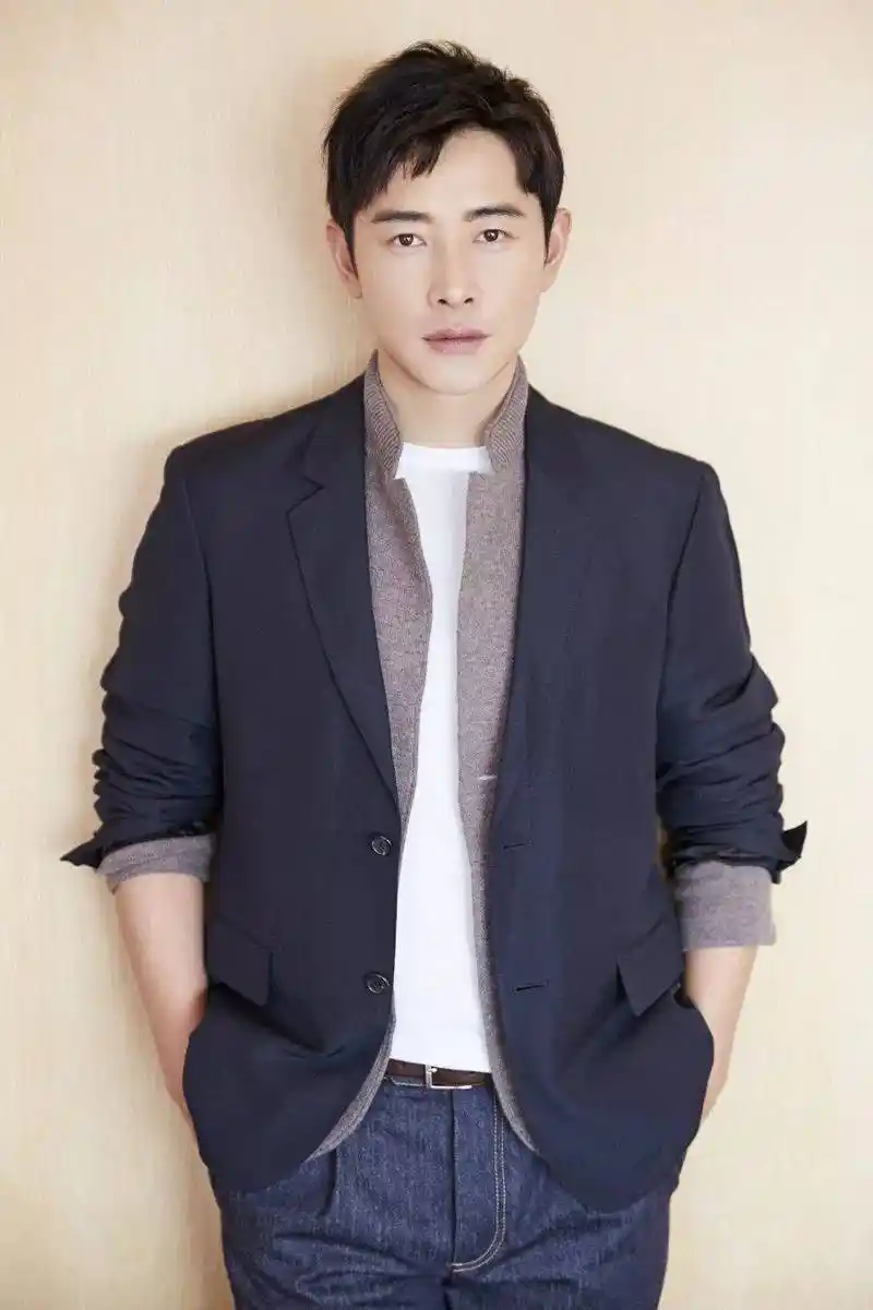 p>罗晋,1981年11月30日出生于江西省宜春市铜鼓县,中国内地影视男演员