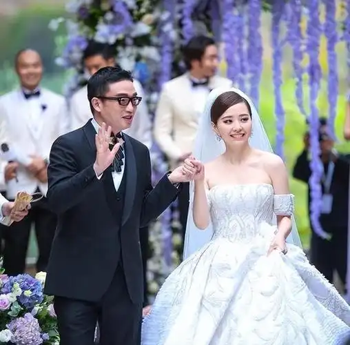 张靓颖痴恋冯轲15年被骗走6亿身家离婚5年后二人天差地别