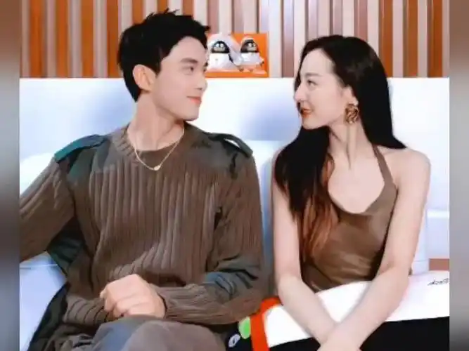 吴磊迪丽热巴好甜