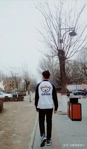 在净身高一米七的男生会显得很矮吗会影响工作吗还有找对象呢