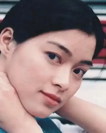 因阿朱走红被泼脏水后退圈改卖保险现状怎么样了