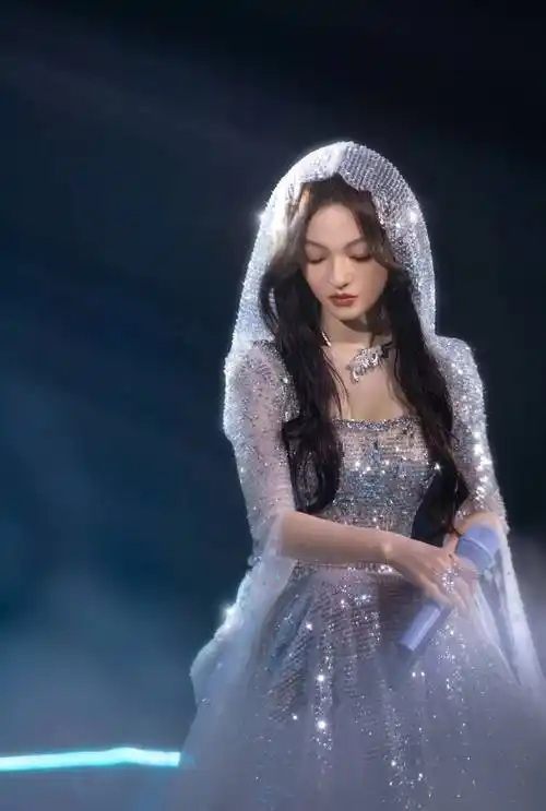 张韶涵 咱就是说,实力歌手有必要长成这样吗?