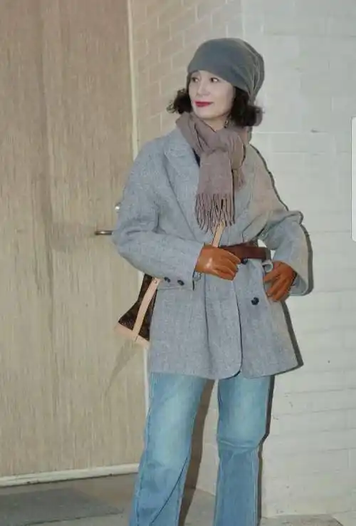 原创真正高级的女人冬天穿衣从不以薄取胜瞧三木妈妈就知道了