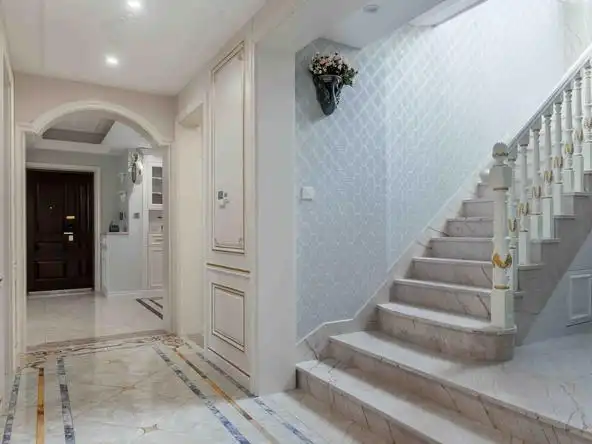 楼梯墙砖对缝斜形贴法