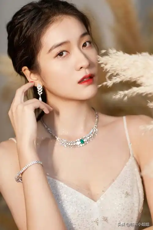 张雪迎长得漂亮吗(张雪迎面相分析)